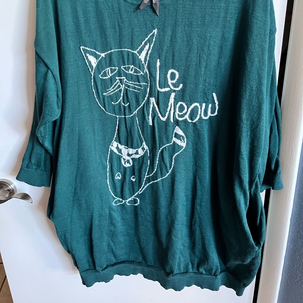 Melissa McCarthy cat sweater
